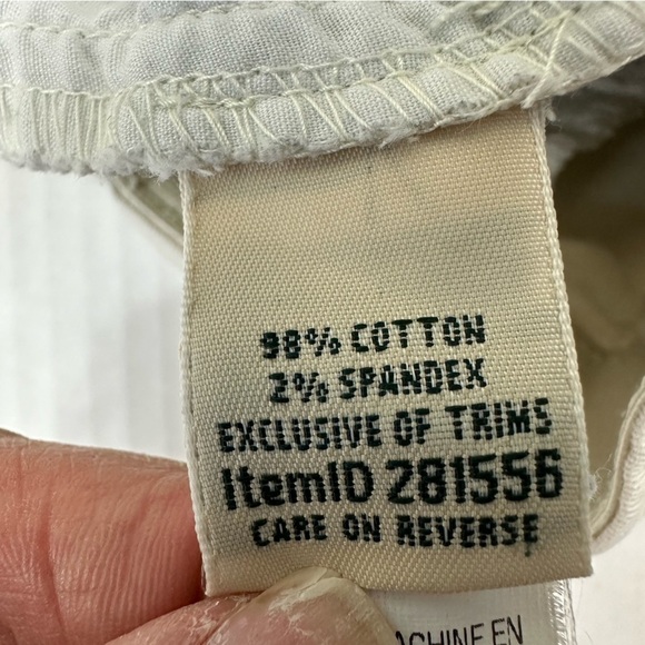 L.L. Bean Women’s Classic Fit Cotton Khaki Light Tan Shorts, size 20 - Picture 7 of 7